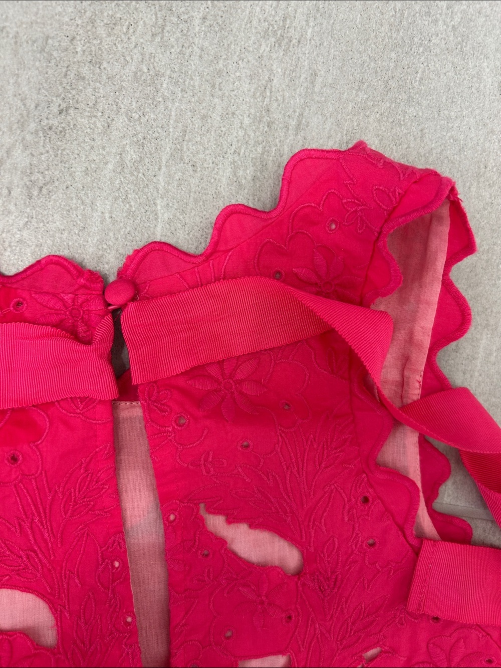 Anthropologie Hot Pink Floral Cutout Top size Medium. With a bow in the back. - Picture 4 of 7